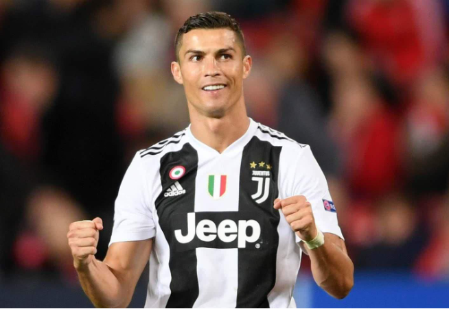 足球国足后防稳固，连续三场零封对手（国足防线稳如磐石，已连三场零封对手）