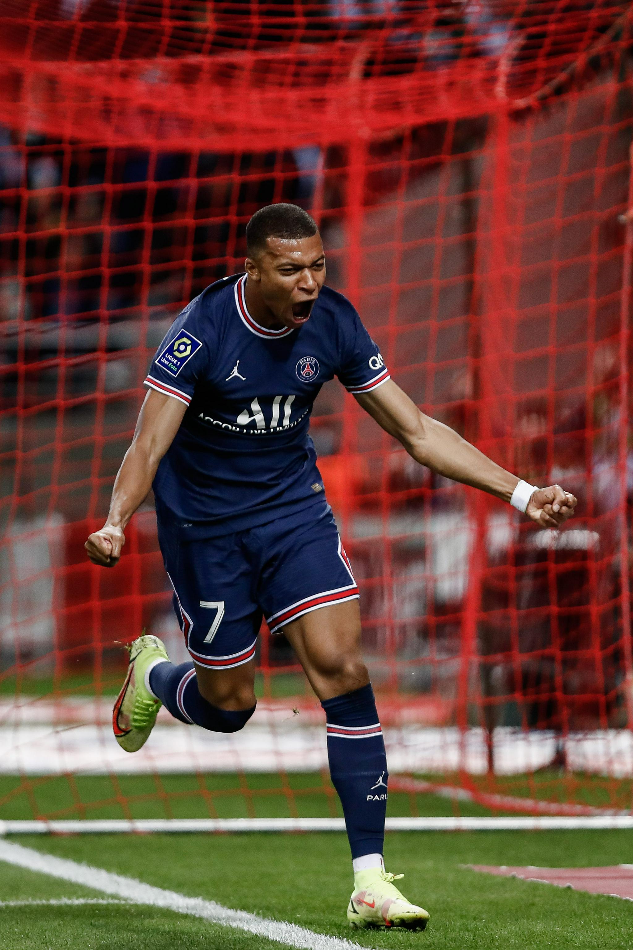 因为曾被纪律处罚，穆斯卡特无缘中超最佳教练候选（因纪律处罚记录，穆斯卡特未入围中超最佳教练候选）