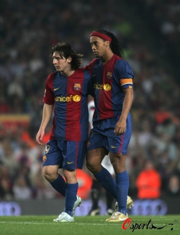 KD：乔丹等传奇为我们树立了标准，我只是努力达到那个标准