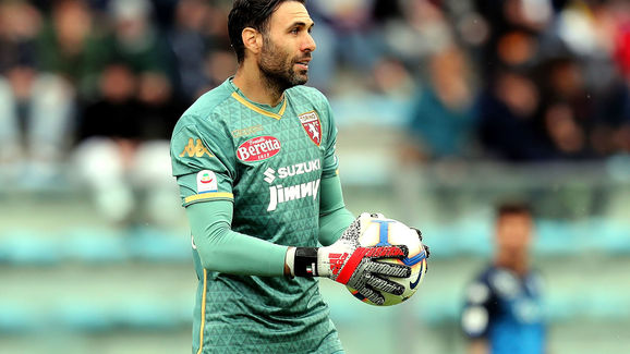 凯里·詹娜养女晒奢华生活，其母21岁跻身十亿富豪榜