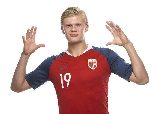 早报：米兰双雄均无缘意超杯决赛（早讯：AC米兰与国际米兰均无缘意大利超级杯决赛）