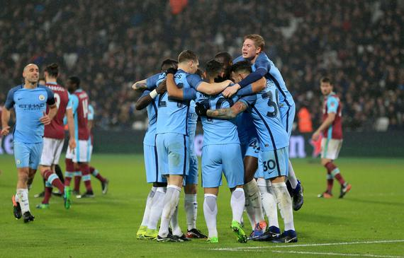 梅西特别金色签名款F50鞋将于夏季发布，引领2026世界杯潮流（梅西专属金色签名F50今夏发布，领衔2026世界杯新风尚）