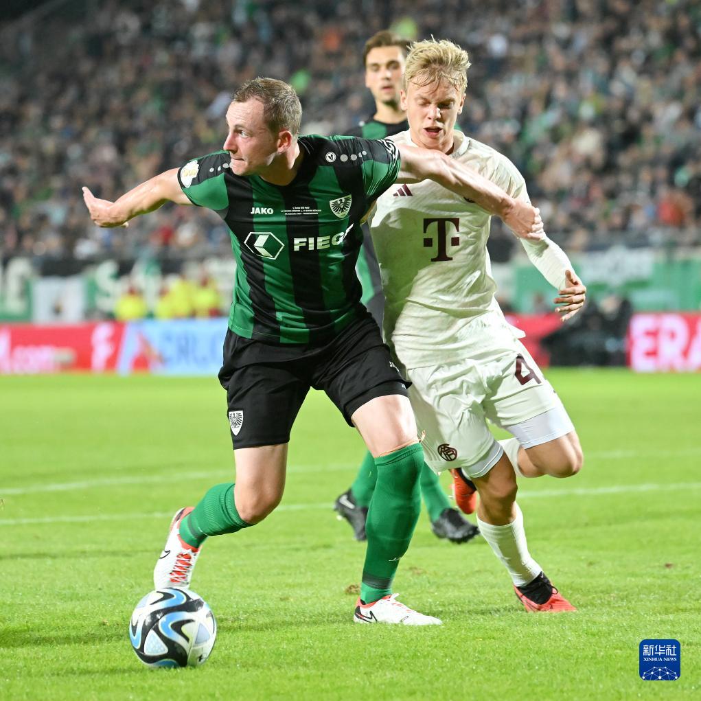 吉鲁帽子戏法助阿森纳3-0胜奥林匹亚科斯晋级欧冠16强（吉鲁上演帽子戏法，阿森纳3-0击败奥林匹亚科斯挺进欧冠16强）