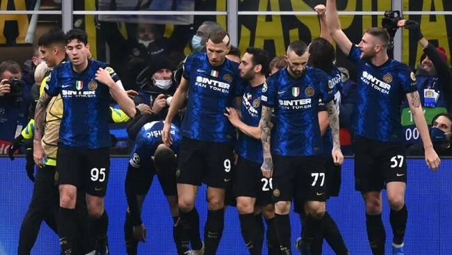 记者：虽然帕夫洛维奇无大碍，但战斯图加特他将轮休磁卡首发