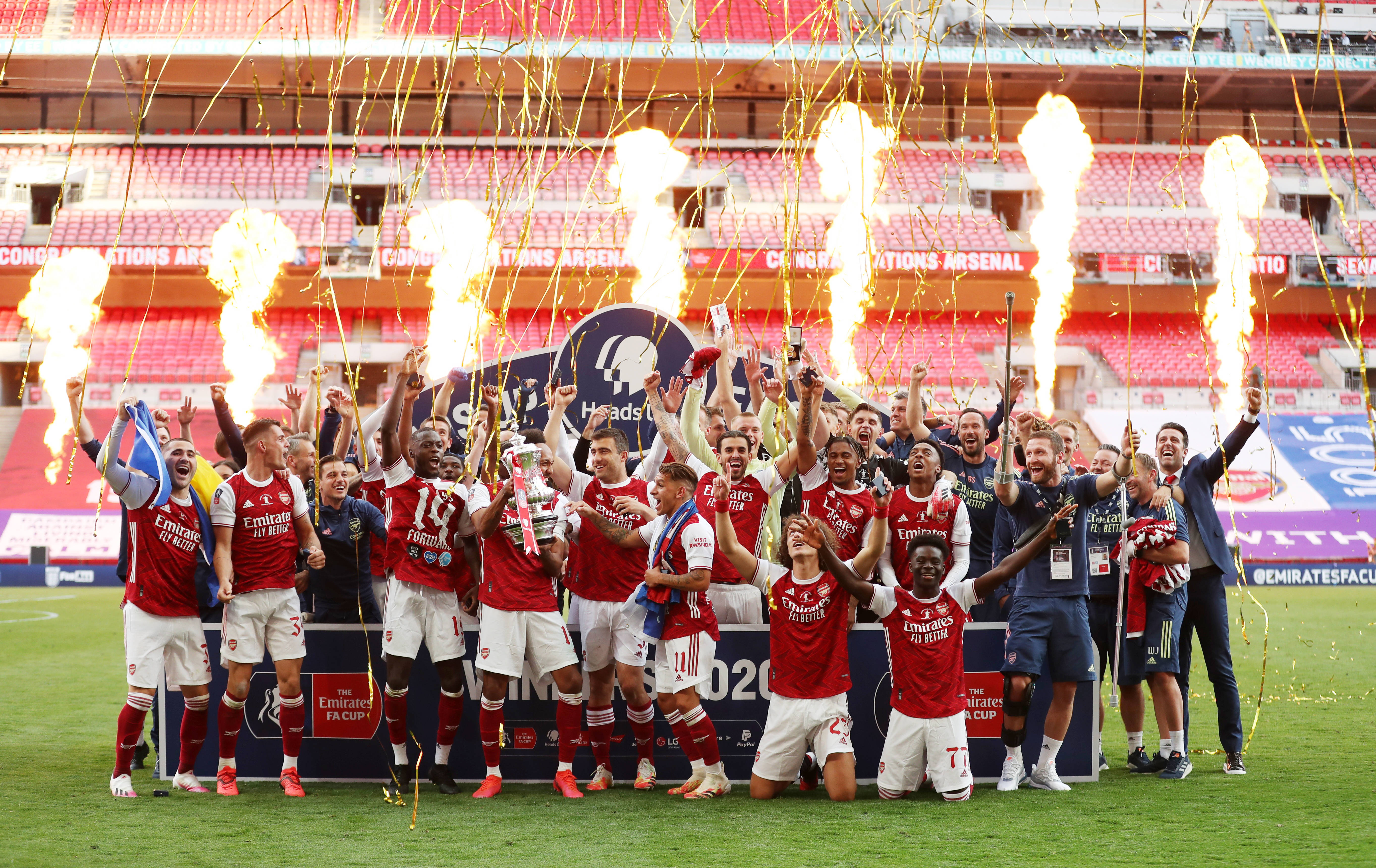 第3次当选，官方：乔纳森-戴维当选2025年加拿大最佳男足球员（官方宣布：乔纳森-戴维第三次荣膺2025年加拿大年度最佳男足球员）