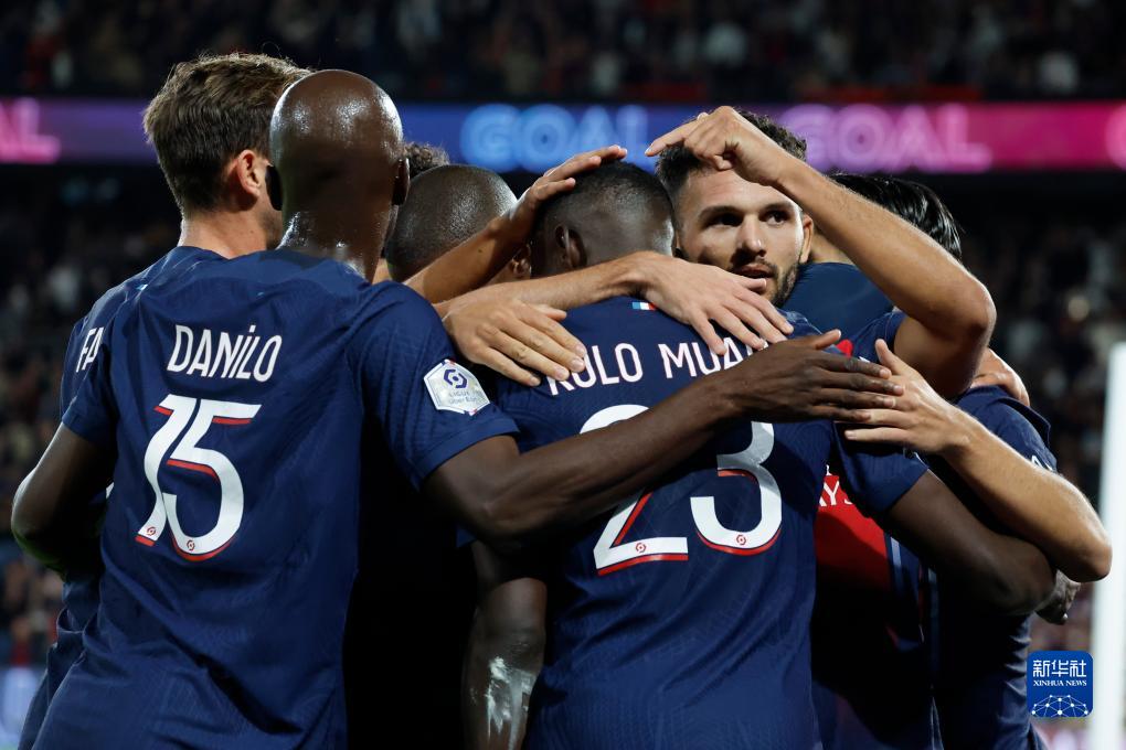 跟队：曼联认为仍具备竞争力签塞门约，球员对加盟持开放态度（队记：曼联自认仍有能力竞争塞门约，球员对转会持开放态度）