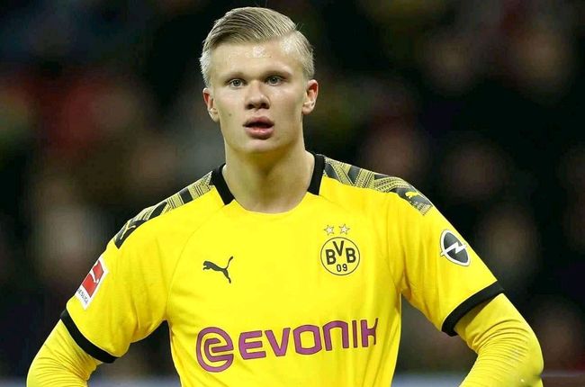 足球欧洲豪门爆发争吵，队内矛盾浮出水面（欧洲足坛豪门更衣室冲突升级，内部矛盾浮现）