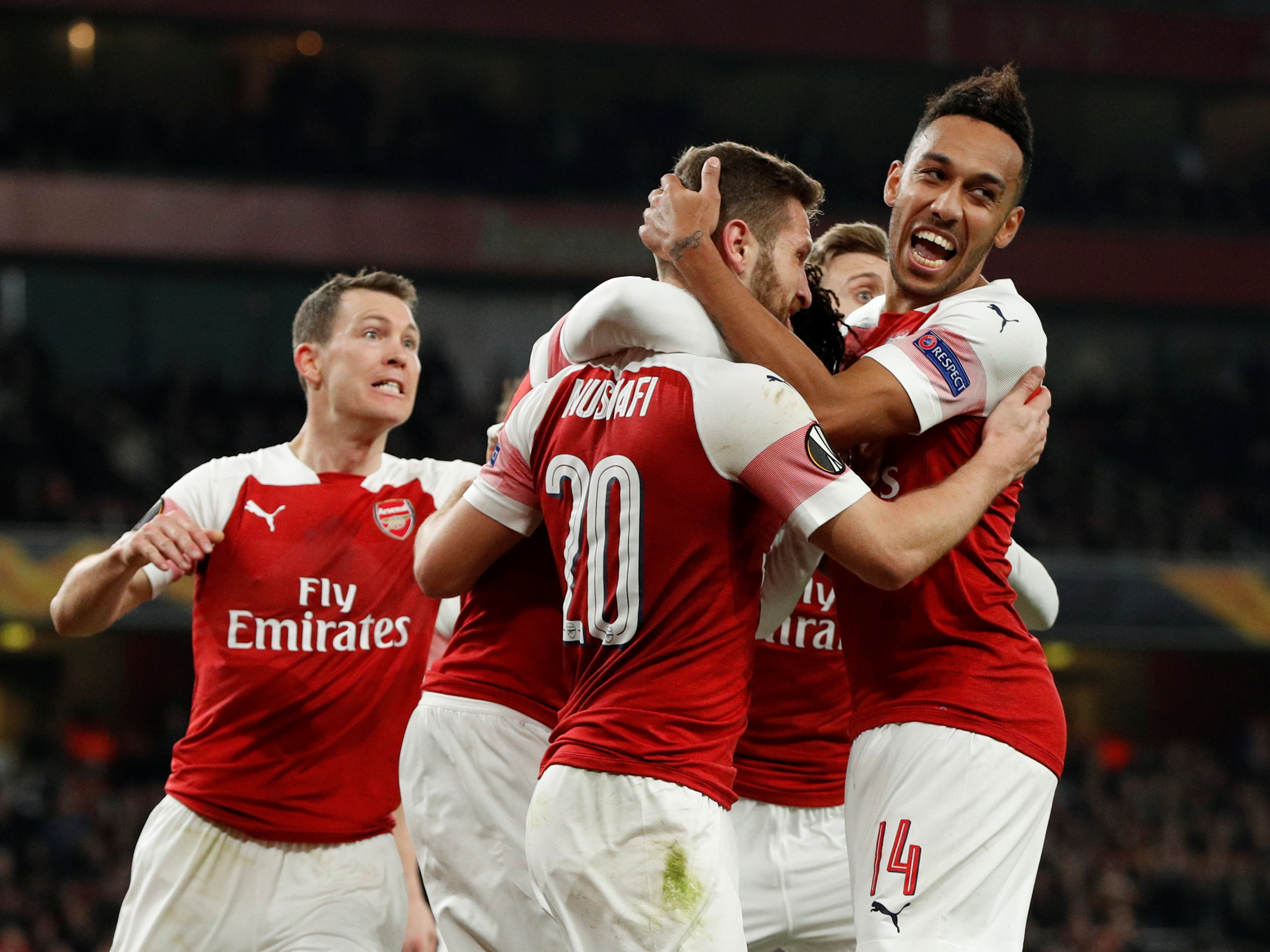 队记：鹈鹕不会贱卖琼斯和墨菲，要价不会低于一个首轮