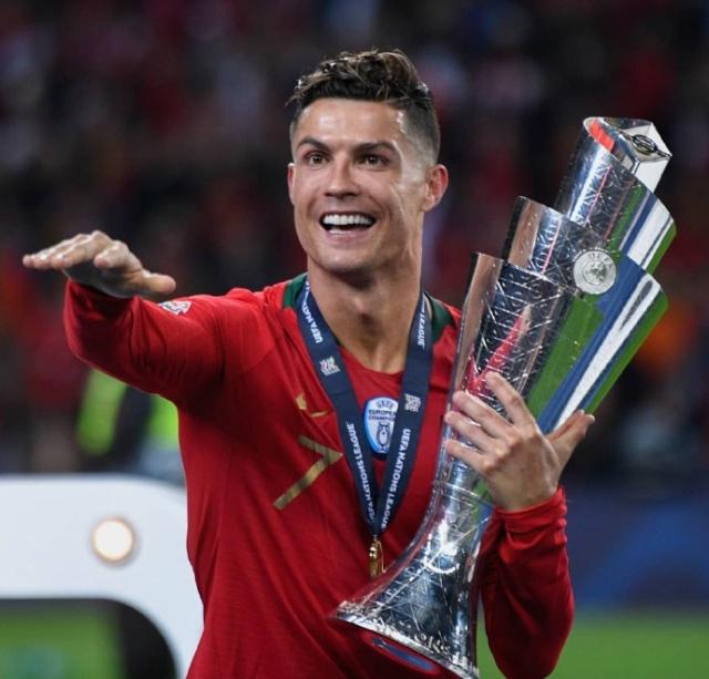 曼城瓜帅战术调整成功击败托特纳姆