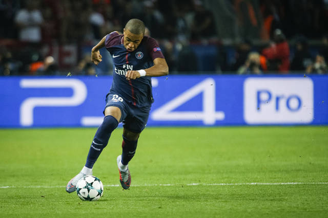 苏亚雷斯：我刚去巴萨时梅西的马黛茶泡得很“差劲”