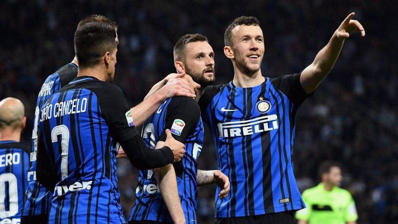 杜兰特篮下强打稳定胜局